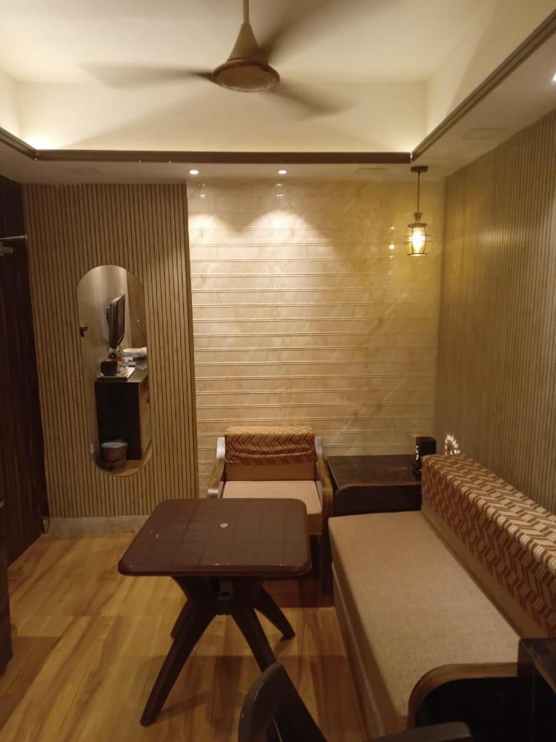 Ostro Inn Studio Apartment Колката Екстер'єр фото